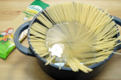 Спагетти с фаршем на сковороде