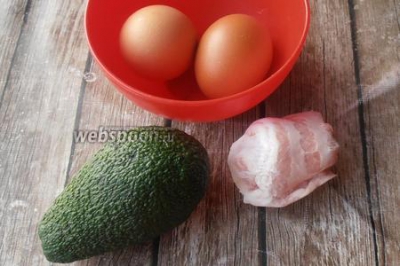 Фриттата с авокадо и беконом 