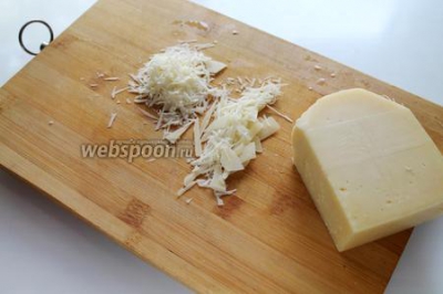Кабачок запечённый в грибном соусе с сыром 