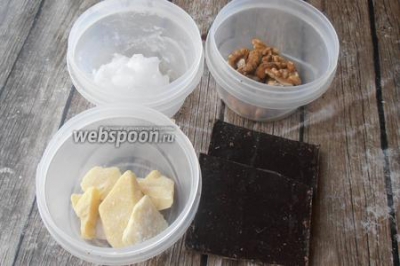 Конфеты из шоколада с кокосовым маслом и грецкими орехами 