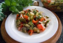 Photo of Пикантный салат из малосольных огурцов с чесноком
