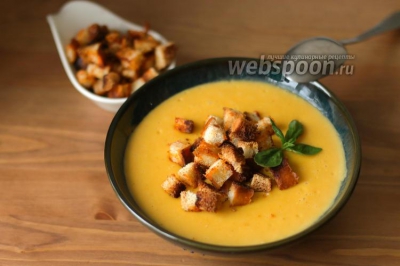 Кабачковый крем-суп с домашними сухариками  