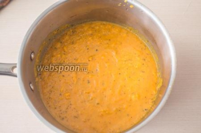 Чесночный тыквенный суп-пюре с кокосовыми сливками 