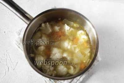 Суп-пюре из красной чечевицы с овощами 