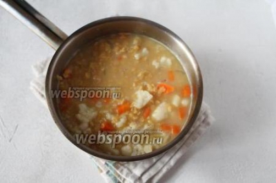 Суп-пюре из красной чечевицы с овощами 