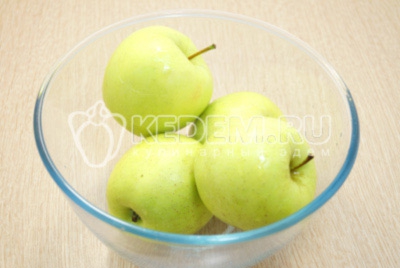 Яблоки запеченные в духовке