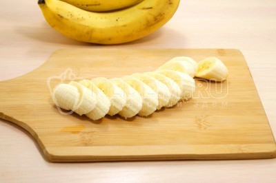 Овсяноблин с бананом и творогом