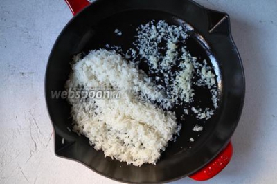 Рис с овощными кубиками и консервированным тунцом  