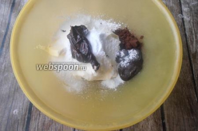 Кето бисквит с шоколадно-сметанным кремом 