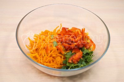 Салат из куриной печени с морковью по-корейски и кукурузой