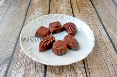 Шоколадные конфеты из кокосовой муки 