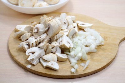 Отбивные с грибами и сыром в духовке