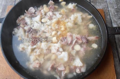 Кето суп с уткой, курицей и грибами 