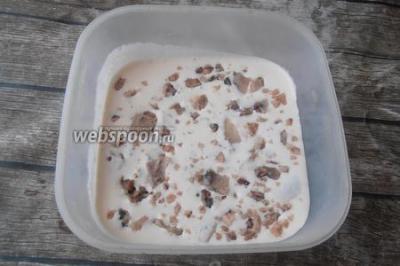 Сливочное мороженое с орехами пекан 